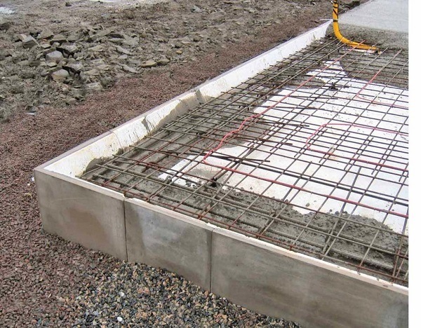 Заливка бетонного основания под тротуарную плитку